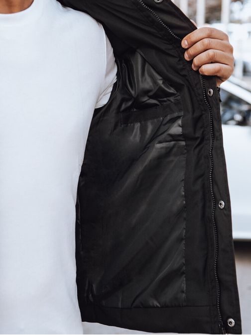 Trendy zimná bunda s kapucňou v čiernom prevedení