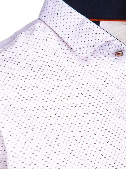Módna vzorovaná slim fit košeľa v bielej farbe