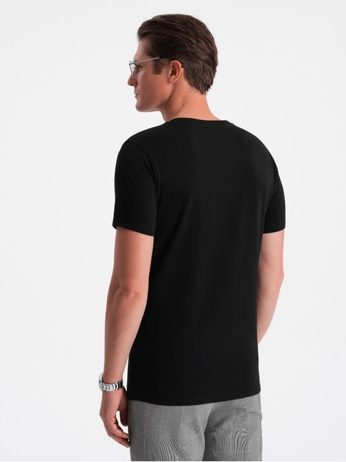 Trendy pánske čierne tričko s V-výstrihom V3 TSCT-0106