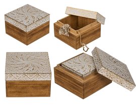 Dřevěná krabička v přírodní barvě se zlatým dekorem,