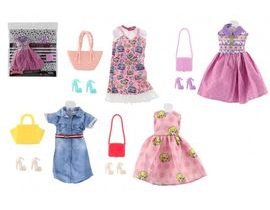 Šaty/Oblečky na panenky s doplňky látka/plast mix druhů v sáčku 21x21cm