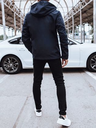 Trendy softshellová bunda s výraznými prvkami v černé barvě