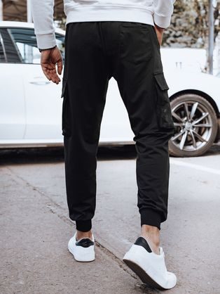 Moderní černé kapsáčové jogger kalhoty