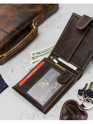 Hnědá kožená peněženka WILD s přezkou