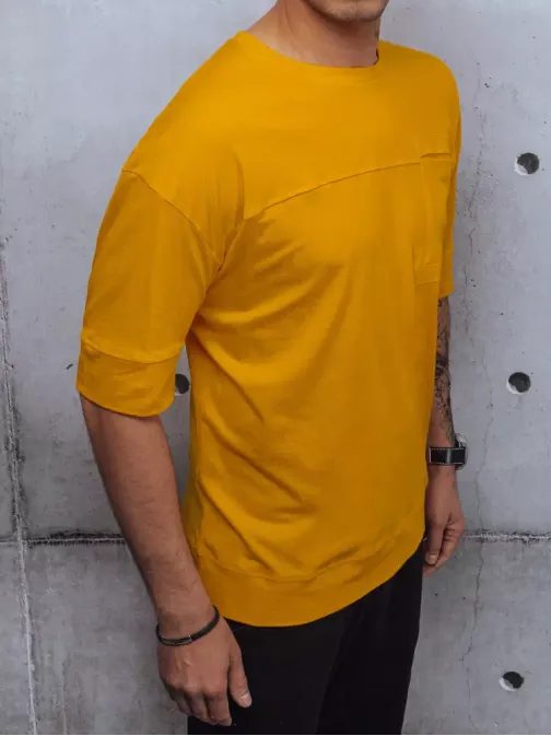 Žluté tričko v trendovém provedení