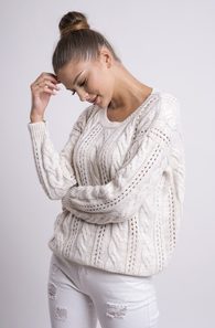 Dámský svetr s copánkový vzorem