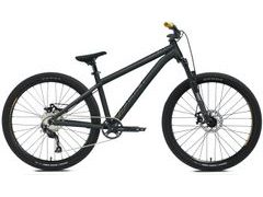 Dirtové kolo NS Bike Clash 26" černé 2024 - Dirtové kolo NS Bike Clash 26" černé 2024