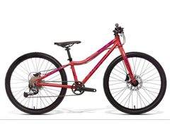 Dětské kolo Amulet 24" YOUNGSTER, HOT CORAL SHINY/DARK VIOLET SHINY, 2022 - Dětské kolo Amulet 24" YOUNGSTER, HOT CORAL SHINY/DARK VIOLET SHINY, 2022