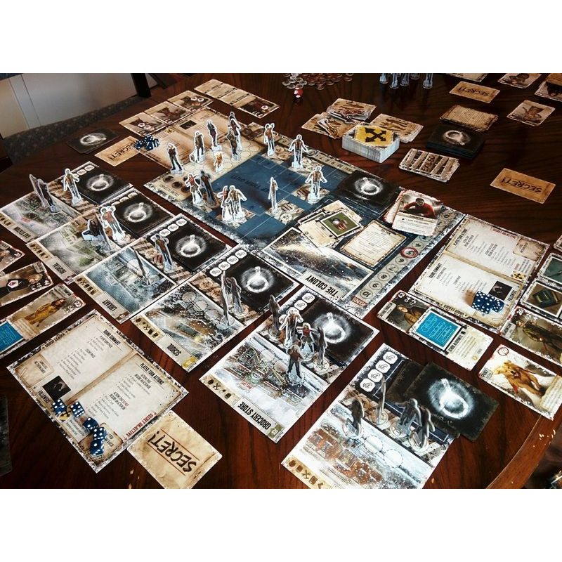 Dead of Winter: A Crossroads Game
