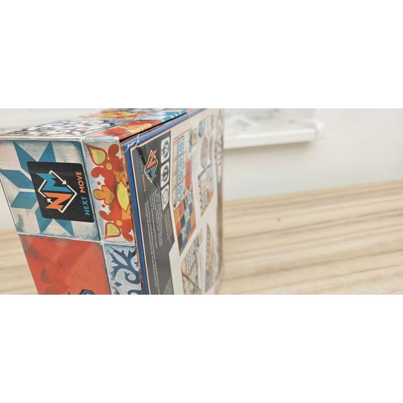 Azul (EN) (poškozený kus)