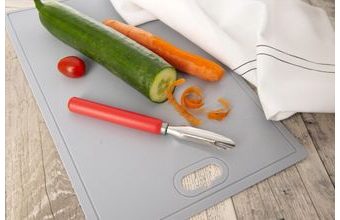 Škrabka na brambory a zeleninu pro leváky