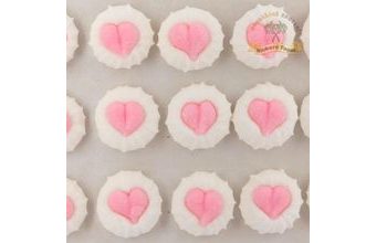 Cukrové dekorace bílé pusinky se srdíčky