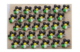 Cukrové ozdoby květy na platíčku 11