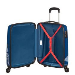 Trolerul include fermoare care se pot bloca cu logo-ul American Tourister, încuietoare cu cifru integrată și un compartiment de depozitare principal, cu parte inferioară cu bretele și o parte superioară cu un separator cu fermoar. Trolerul include fermoare care se pot bloca cu logo-ul American Tourister, încuietoare cu cifru integrată și un compartiment de depozitare principal, cu parte inferioară cu bretele și o parte superioară cu un separator cu fermoar.