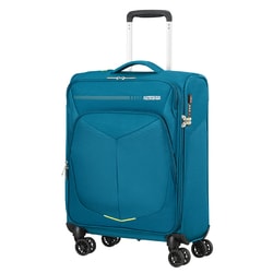 Kabínový cestovný kufor z kolekcie Summerfunk od značky American Tourister vhodný pre niekoľkodňový pobyt. Kabínový cestovný kufor z kolekcie Summerfunk od značky American Tourister vhodný pre niekoľkodňový pobyt.