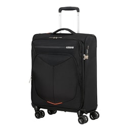 Kabínový cestovný kufor z kolekcie Summerfunk od značky American Tourister vhodný pre niekoľkodňový pobyt. Kabínový cestovný kufor z kolekcie Summerfunk od značky American Tourister vhodný pre niekoľkodňový pobyt.