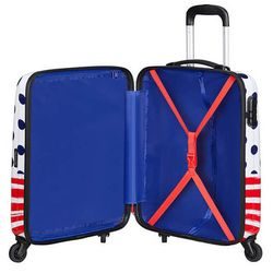 Batožina obsahuje uzamykateľné zipsy s logom American Tourister, pevný trojčíselný zapustený zámok a hlavné úschovný priestor s dolným oddielom s popruhmi a horným oddielom s deliacou prepážkou na zips. Batožina obsahuje uzamykateľné zipsy s logom American Tourister, pevný trojčíselný zapustený zámok a hlavné úschovný priestor s dolným oddielom s popruhmi a horným oddielom s deliacou prepážkou na zips.