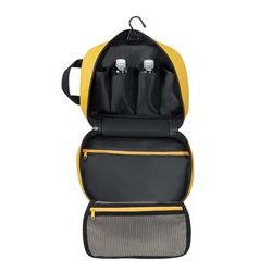 În interior geanta pentru cosmetice are 4 compartimente deschise potrivite pentru sticle și 2 buzunare cu fermoar pentru alte necesități. În interior geanta pentru cosmetice are 4 compartimente deschise potrivite pentru sticle și 2 buzunare cu fermoar pentru alte necesități.