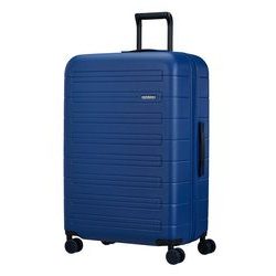 Velký cestovní kufr z řady Novastream od značky American Tourister navržený s důrazem na pohodlí a design a nabitý řadou skvělých funkcí.
