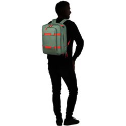 Tašku lze nosit přes rameno i crossbody. Součástí je odnímatelný nastavitelný popruh. V horní kapsičce na zip jsou schované ramenní popruhy a z tašky tak můžete snadno vytvořit pohodlný batoh. Tašku lze nosit přes rameno i crossbody. Součástí je odnímatelný nastavitelný popruh. V horní kapsičce na zip jsou schované ramenní popruhy a z tašky tak můžete snadno vytvořit pohodlný batoh.