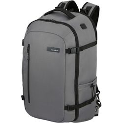 Cestovní batoh z kolekce Roader od značky Samsonite vyrobený z recyklovaných PET lahví a vybavený přihrádkou na 17" notebook.