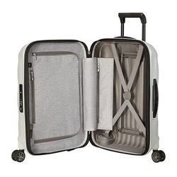 Interiér disponuje fixačními popruhy a praktickými multifunkčními kapsami. Podšívka je vyrobena z materiálu Recyclex, látky vyvinuté ze 100% recyklovaných PET lahví. Interiér disponuje fixačními popruhy a praktickými multifunkčními kapsami. Podšívka je vyrobena z materiálu Recyclex, látky vyvinuté ze 100% recyklovaných PET lahví.