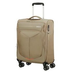 Kabínový cestovný kufor z kolekcie Summerfunk od značky American Tourister vhodný pre niekoľkodňový pobyt. Kabínový cestovný kufor z kolekcie Summerfunk od značky American Tourister vhodný pre niekoľkodňový pobyt.