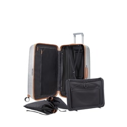 Troler de lux, cu carcasă rigidă, care a fost realizat prin utilizarea materialelor sofisticate, piele și cusături decorative într-o varietate de culori premium Troler de lux, cu carcasă rigidă, care a fost realizat prin utilizarea materialelor sofisticate, piele și cusături decorative într-o varietate de culori premium