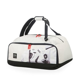Praktická cestovní taška od značky American Tourister inspirovaná filmy Star Wars z produkce Lucasfilm. Praktická cestovní taška od značky American Tourister inspirovaná filmy Star Wars z produkce Lucasfilm.