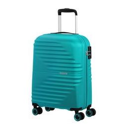 Odolný kabinový kufr z řady Wavetwister od značky American Tourister. Kolekce Wavetwister vás uchvátí svým hravým dynamickým designem inspirovaným vlnami oceánu. Odolný kabinový kufr z řady Wavetwister od značky American Tourister. Kolekce Wavetwister vás uchvátí svým hravým dynamickým designem inspirovaným vlnami oceánu.