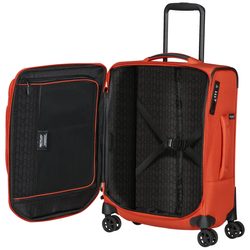 Úložný prostor disponuje fixačními popruhy a zipovou kapsou ve víku. Na drobnosti můžete využít praktické kapsy na přední straně kufru. Úložný prostor disponuje fixačními popruhy a zipovou kapsou ve víku. Na drobnosti můžete využít praktické kapsy na přední straně kufru.