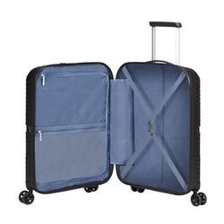 Uvnitř je k dispozici oboustranný balící systém s fixačními popruhy, dělící příčkou na zip a praktickými zipovými kapsami. Uvnitř je k dispozici oboustranný balící systém s fixačními popruhy, dělící příčkou na zip a praktickými zipovými kapsami.