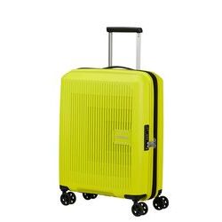 Osvěžující moderní design, rozšiřitelnost a lehkost - skořepinový kufr Aerostep od značky American Tourister je na 100% připraven zajistit, aby byl váš příští výlet nezapomenutelný.