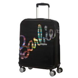 Módní skořepinový kufr American Tourister z kolekce Wavebreaker Barbie se stane vaším nejoblíbenějším zavazadlem. Módní skořepinový kufr American Tourister z kolekce Wavebreaker Barbie se stane vaším nejoblíbenějším zavazadlem.