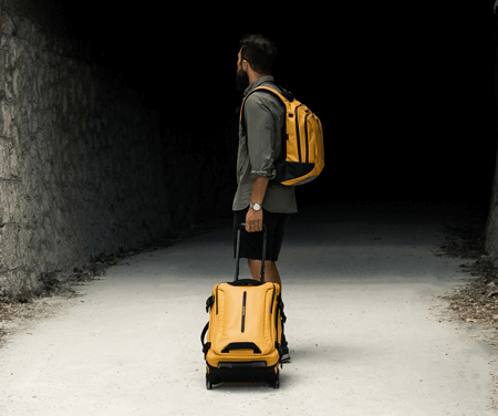 Kolekce Ecodiver nastavuje nový standard v neformálním sortimentu značky Samsonite. Praktičnost, stylový design a voděodolný povrch je perfektní kombinace pro všechna vaše outdoorová dobrodružství. Na výboru doplňků z této řady byly použity recyklované PET lahve a jedná se tak o další úspěšnou udržitelnou kolekci.