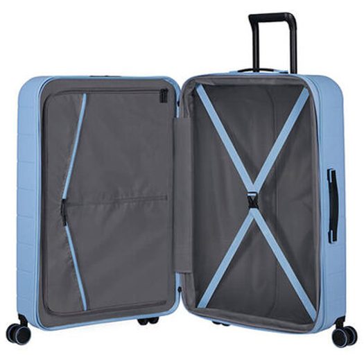 Vnitřní podšívka je vyrobena z recyklovaných PET lahví (Recyclex®). Na tento kufr bylo použito 15 recyklovaných PET lahví o objemu 0,5 l. AMERICAN TOURISTER, VNITŘNÍ PODŠÍVKA JE VYROBENA Z RECYKLOVANÝCH PET LAHVÍ (RECYCLEX®). NA TENTO KUFR BYLO POUŽITO 15 RECYKLOVANÝCH PET LAHVÍ O OBJEMU 0,5 L. - SKOŘEPINOVÉ KUFRY - CESTOVNÍ KUFRY A TAŠKY