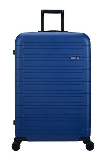 Zavazadlo s minimalistickým a zároveň sofistikovaným vzhledem je perfektní volbou pro všechny moderní cestovatele. AMERICAN TOURISTER, ZAVAZADLO S MINIMALISTICKÝM A ZÁROVEŇ SOFISTIKOVANÝM VZHLEDEM JE PERFEKTNÍ VOLBOU PRO VŠECHNY MODERNÍ CESTOVATELE. - SKOŘEPINOVÉ KUFRY - CESTOVNÍ KUFRY A TAŠKY