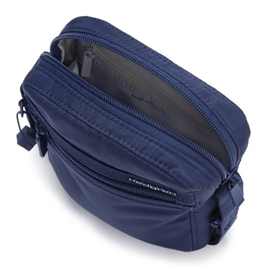 Hlavná priehradka je uzatvárateľná pomocou zipsu. HEDGREN, HLAVNÁ PRIEHRADKA JE UZATVÁRATEĽNÁ POMOCOU ZIPSU. - CROSSBODY KABELKY - KABELKY