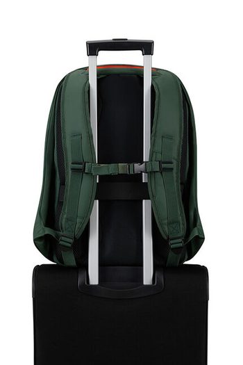 Pro služební cesty letadlem můžete využít smartsleeve pro nasunutí batohu na madlo kufru. AMERICAN TOURISTER, PRO SLUŽEBNÍ CESTY LETADLEM MŮŽETE VYUŽÍT SMARTSLEEVE PRO NASUNUTÍ BATOHU NA MADLO KUFRU. - BATOHY NA NOTEBOOK - BATOHY