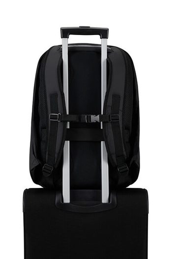 Pro služební cesty letadlem můžete využít smartsleeve pro nasunutí batohu na madlo kufru. AMERICAN TOURISTER, PRO SLUŽEBNÍ CESTY LETADLEM MŮŽETE VYUŽÍT SMARTSLEEVE PRO NASUNUTÍ BATOHU NA MADLO KUFRU. - BATOHY NA NOTEBOOK - BATOHY