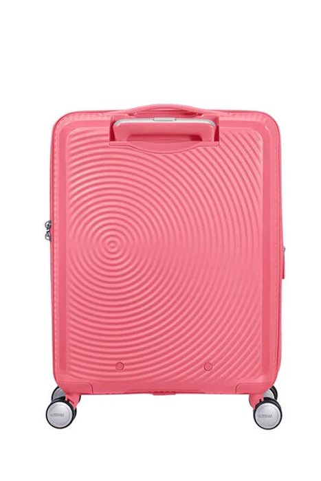 Hravý kruhový vzhled s kontrastním matným a lesklým povrchem jistě zaujme všude, kam se s ním podíváte. AMERICAN TOURISTER, HRAVÝ KRUHOVÝ VZHLED S KONTRASTNÍM MATNÝM A LESKLÝM POVRCHEM JISTĚ ZAUJME VŠUDE, KAM SE S NÍM PODÍVÁTE. - PŘÍRUČNÍ ZAVAZADLA - CESTOVNÍ KUFRY A TAŠKY