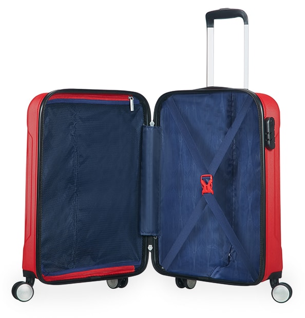 În ceea ce privește spațiul de depozitare, trolerul este echipat cu bretele pentru fixarea conținutului în spațiul inferior și un separator în spațiul superior. AMERICAN TOURISTER, ÎN CEEA CE PRIVEȘTE SPAȚIUL DE DEPOZITARE, TROLERUL ESTE ECHIPAT CU BRETELE PENTRU FIXAREA CONȚINUTULUI ÎN SPAȚIUL INFERIOR ȘI UN SEPARATOR ÎN SPAȚIUL SUPERIOR. - BAGAJE DE MÂNĂ - TROLERE ȘI GENȚI DE VOIAJ