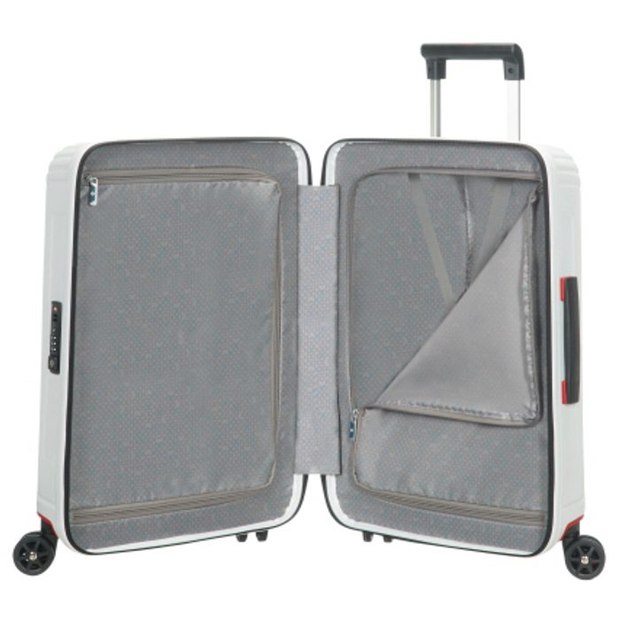 În ceea ce privește spațiul de depozitare, trolerul este echipat cu un compartiment inferior cu bretele încrucișate și un compartiment superior cu un separator. SAMSONITE, ÎN CEEA CE PRIVEȘTE SPAȚIUL DE DEPOZITARE, TROLERUL ESTE ECHIPAT CU UN COMPARTIMENT INFERIOR CU BRETELE ÎNCRUCIȘATE ȘI UN COMPARTIMENT SUPERIOR CU UN SEPARATOR. - TROLERE RIGIDE - TROLERE ȘI GENȚI DE VOIAJ