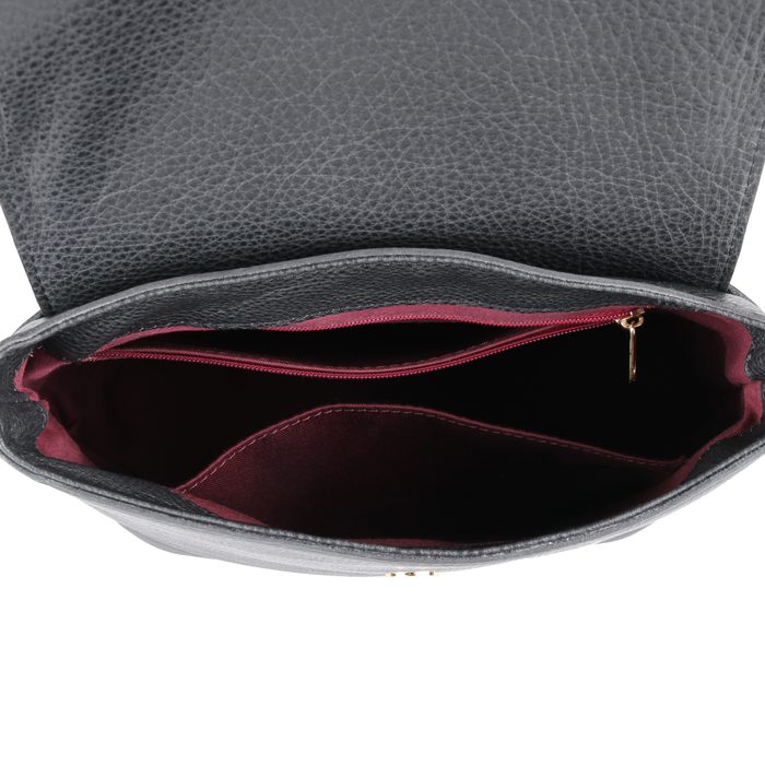 Uvnitř batohu najdete jednu otevřenou a jednu zipovou kapsičku na drobnosti. ELEGA BY DANA M, UVNITŘ BATOHU NAJDETE JEDNU OTEVŘENOU A JEDNU ZIPOVOU KAPSIČKU NA DROBNOSTI. - DÁMSKÉ BATOHY - BATOHY