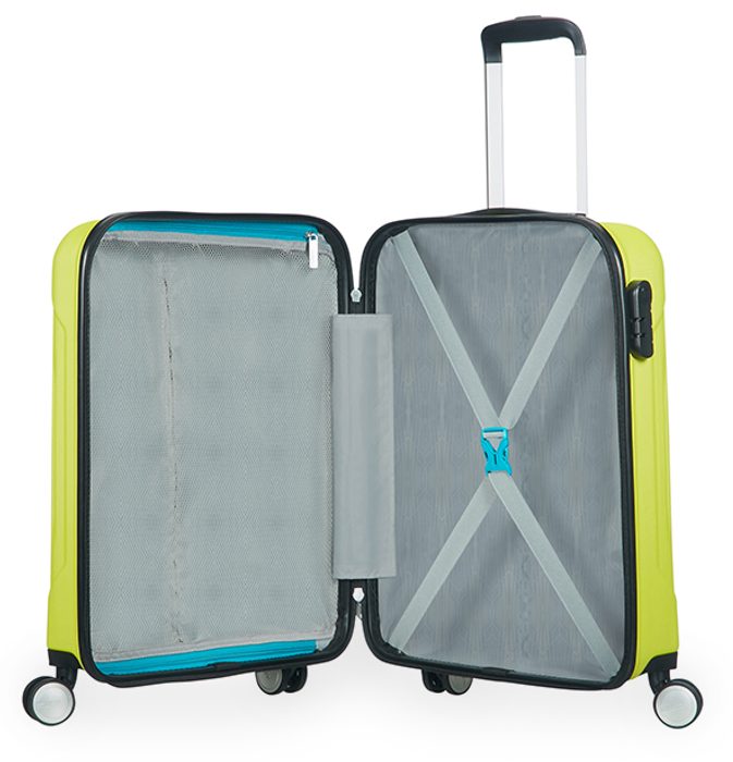 În ceea ce privește spațiul de depozitare, trolerul este echipat cu bretele pentru fixarea conținutului în spațiul inferior și un separator în spațiul superior. AMERICAN TOURISTER, ÎN CEEA CE PRIVEȘTE SPAȚIUL DE DEPOZITARE, TROLERUL ESTE ECHIPAT CU BRETELE PENTRU FIXAREA CONȚINUTULUI ÎN SPAȚIUL INFERIOR ȘI UN SEPARATOR ÎN SPAȚIUL SUPERIOR. - BAGAJE DE MÂNĂ - TROLERE ȘI GENȚI DE VOIAJ