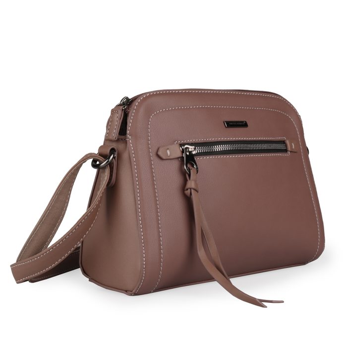 Súčasťou kabelky je nastaviteľný ramenný popruh pre nosenie cez rameno a crossbody do max. dĺžky 147 cm. DAVID JONES PARIS, SÚČASŤOU KABELKY JE NASTAVITEĽNÝ RAMENNÝ POPRUH PRE NOSENIE CEZ RAMENO A CROSSBODY DO MAX. DĹŽKY 147 CM. - CROSSBODY KABELKY - KABELKY