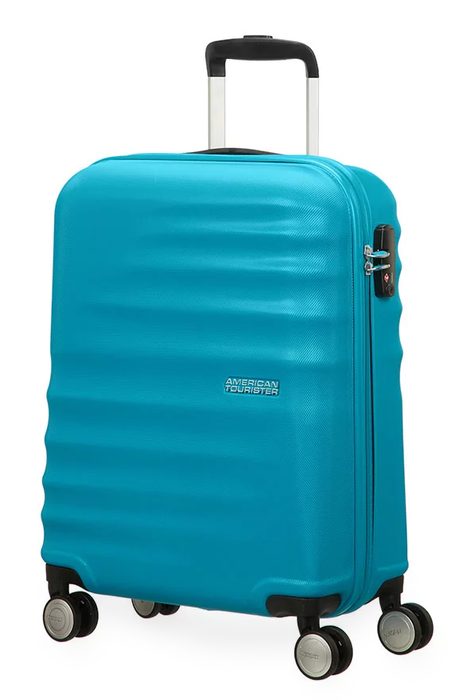 Skořepinové příruční zavazadlo z kolekce Wavebreaker od značky American Tourister vhodné pro několika denní pobyt. AMERICAN TOURISTER, SKOŘEPINOVÉ PŘÍRUČNÍ ZAVAZADLO Z KOLEKCE WAVEBREAKER OD ZNAČKY AMERICAN TOURISTER VHODNÉ PRO NĚKOLIKA DENNÍ POBYT. - PŘÍRUČNÍ ZAVAZADLA - CESTOVNÍ KUFRY A TAŠKY