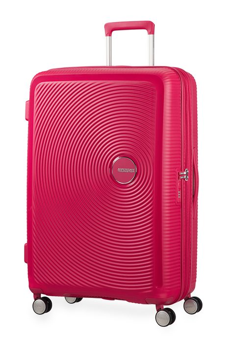 Skvělý rozšířitelný velký kufr z populární řady Soundbox je skvělou volbou pro dvou týdenní dovolenou. AMERICAN TOURISTER, SKVĚLÝ ROZŠÍŘITELNÝ VELKÝ KUFR Z POPULÁRNÍ ŘADY SOUNDBOX JE SKVĚLOU VOLBOU PRO DVOU TÝDENNÍ DOVOLENOU. - SKOŘEPINOVÉ KUFRY - CESTOVNÍ KUFRY A TAŠKY