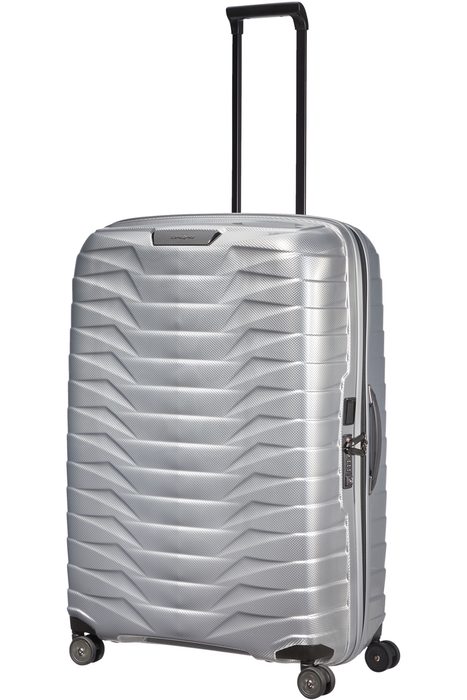 Pro pohodlnou manipulaci je vybaven výsuvnou rukojetí a horním a bočním madlem. SAMSONITE, PRO POHODLNOU MANIPULACI JE VYBAVEN VÝSUVNOU RUKOJETÍ A HORNÍM A BOČNÍM MADLEM. - SKOŘEPINOVÉ KUFRY - CESTOVNÍ KUFRY A TAŠKY