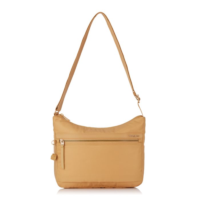 Nosit ji můžete buď přes rameno, nebo díky nastavitelnému popruhu (max. 130 cm) jako crossbody. Výběr je pouze na vás. HEDGREN, NOSIT JI MŮŽETE BUĎ PŘES RAMENO, NEBO DÍKY NASTAVITELNÉMU POPRUHU (MAX. 130 CM) JAKO CROSSBODY. VÝBĚR JE POUZE NA VÁS. - KABELKY PŘES RAMENO - KABELKY